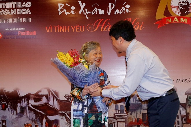 Chùm ảnh lễ trao giải thưởng 'Bùi Xuân Phái- Vì Tình yêu Hà Nội' ảnh 12